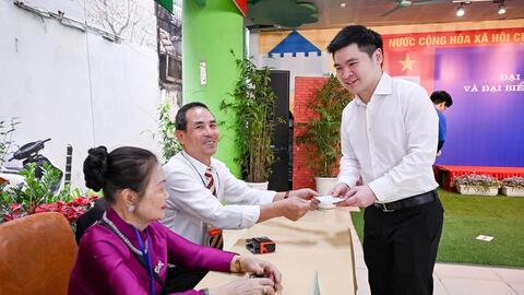 Doanh nhân trẻ Đỗ Vinh Quang tham gia bỏ phiếu trong Ngày hội toàn dân đi bầu cử