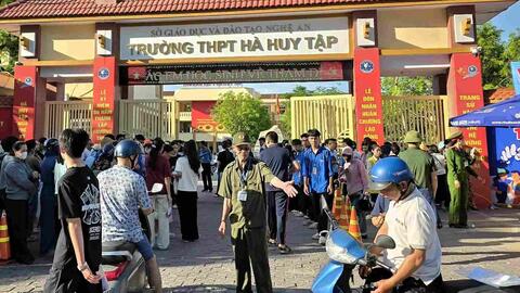 Tiếp sức gần 50.000 sĩ tử Nghệ An thi vào lớp 10