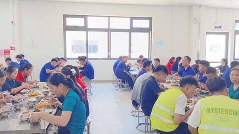 Gắn kết người lao động qua “Bữa cơm Công đoàn” tại Công ty Công Nghệ Điện Ju Teng