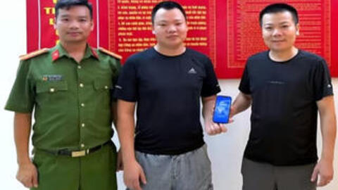 Hỗ trợ người dân nhận lại 300 triệu đồng chuyển khoản nhầm
