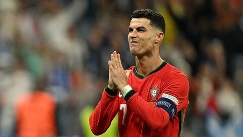 Ronaldo chưa đá phút nào đã tạo cơn sốt tại Mỹ vì đi tắm biển