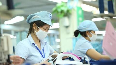 Tăng lương tối thiểu vùng để tạo động lực không chỉ cho người lao động