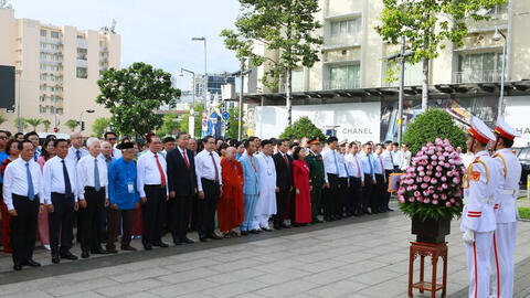 Tổng Bí thư, Chủ tịch nước Tô Lâm và lãnh đạo Đảng, Nhà nước dâng hoa tưởng nhớ Chủ tịch Hồ Chí Minh