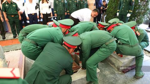 Điện Biên tổ chức truy điệu, an táng 2 hài cốt liệt sĩ vừa được phát hiện