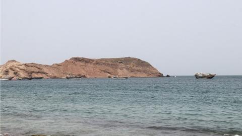 Tàu hàng Ấn Độ trúng đạn, chìm gần Yemen