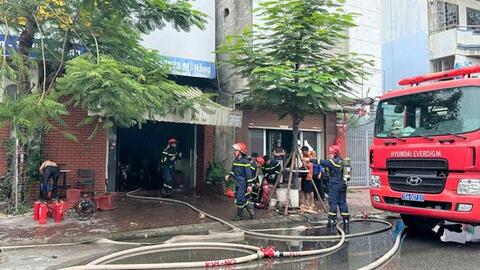Cháy nhà mặt phố trung tâm Hải Phòng, nghi do chập điện