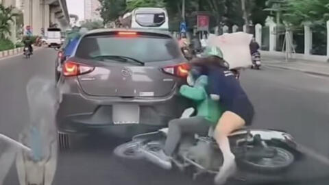 Tài xế xe ôm công nghệ chở khách đâm đuôi ôtô ở Hà Nội, Cục CSGT đưa ra cảnh báo