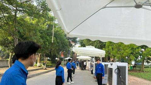 Những hình ảnh xúc động về áo xanh tình nguyện Đông Anh