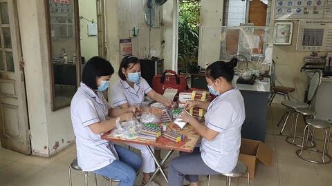 Sẵn sàng ứng cứu công tác y tế trong đêm tại điểm ngập lụt