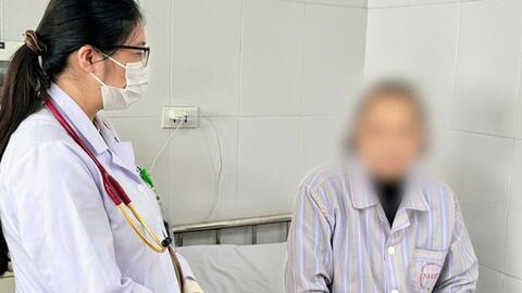 Đi ngoài 26 lần mới biết mắc giun đũa lây từ cún cưng