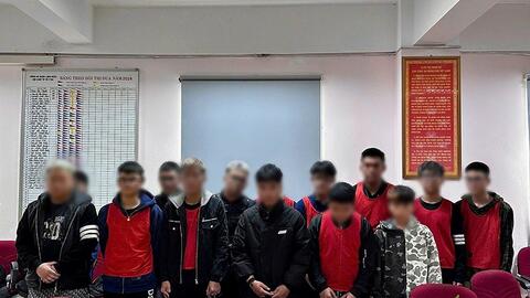 Ngăn chặn 70 thanh thiếu niên dùng dao, kiếm giải quyết mâu thuẫn