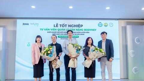 184 nhà phân phối Amway hoàn tất khoá đào tạo Tư vấn viên Quản lý cân nặng BodyKey 2024