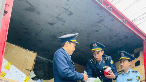 Thành phố Huế: Tạm giữ nhiều mỹ phẩm, camera không nguồn gốc