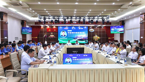 Chùm ảnh tọa đàm 'Tiết kiệm điện và điện mặt trời áp mái: Giải pháp giảm áp lực cung ứng điện giai đoạn 2026 - 2030'