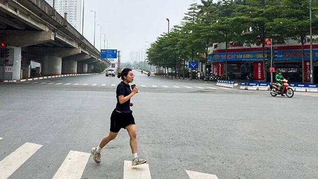 7 bài khởi động giúp người chạy bộ tránh chấn thương và bứt tốc hiệu quả