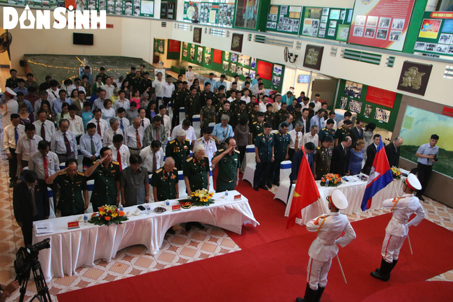 Nguyên Thứ Trưởng thường trực đầu tiên Bộ Lao động - Thương binh và Xã hội nhận 'Huân chương Hoàng gia Sahametrei hạng Nhất' - Ảnh 1. Nguyên Thứ Trưởng thường trực đầu tiên Bộ Lao động - Thương binh và Xã hội nhận 'Huân chương Hoàng gia Sahametrei hạng Nhất' - Ảnh 1.