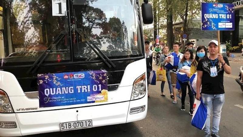 Tặng vé xe, vé tàu cho công nhân về quê đón Tết