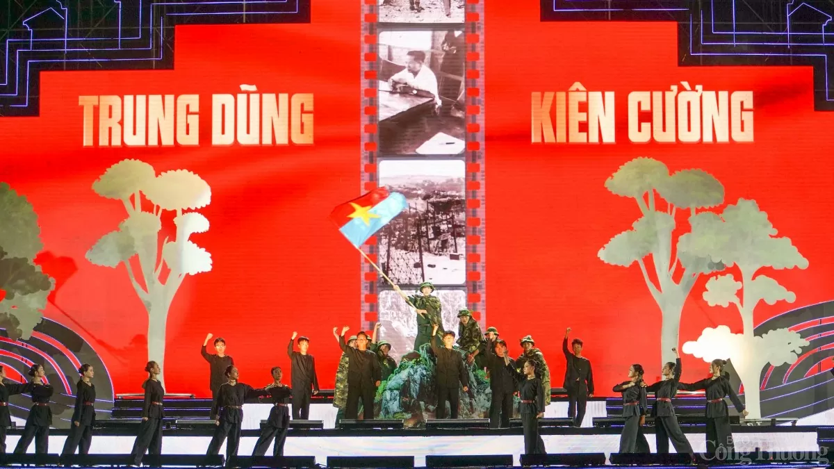 Chương trình được dàn dựng công phu, đặc sắc ôn lại những truyền thống hào hùng, bất khuất kiên trung của đất và người Quảng Nam qua các cuộc kháng chiến và trong công cuộc xây dựng và phát triển tỉnh