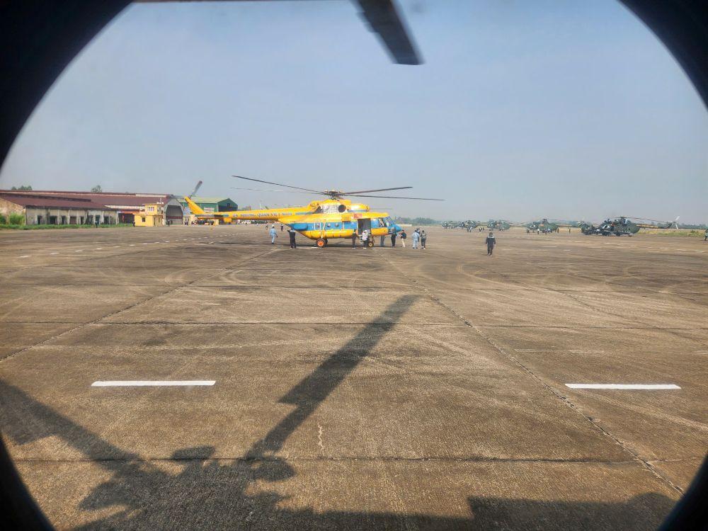 Từ sáng sớm, đội ngũ phi công của 3 trung đoàn trực thăng sẵn sàng cho buổi tập luyện. Ảnh: Anh Tú