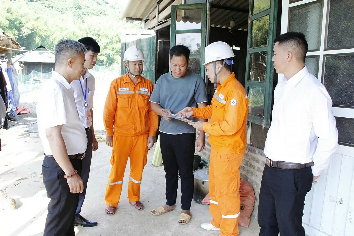 Ứng phó cung cấp điện nắng nóng 2025: EVNNPC đẩy mạnh tiết kiệm điện