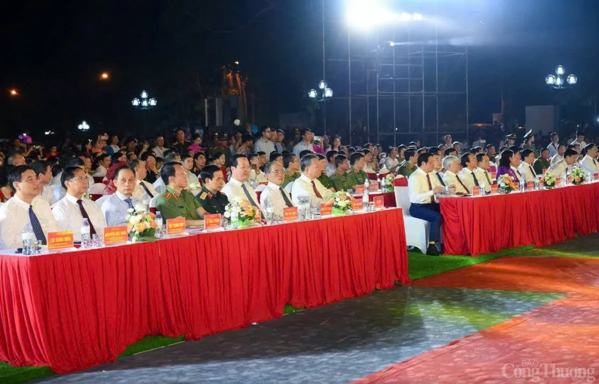 Tổng Bí thư Tô Lâm cùng lãnh đạo Đảng, Nhà nước, lãnh đạo tỉnh Nghệ An dự Lễ khai mạc Lễ hội Làng Sen năm 2025