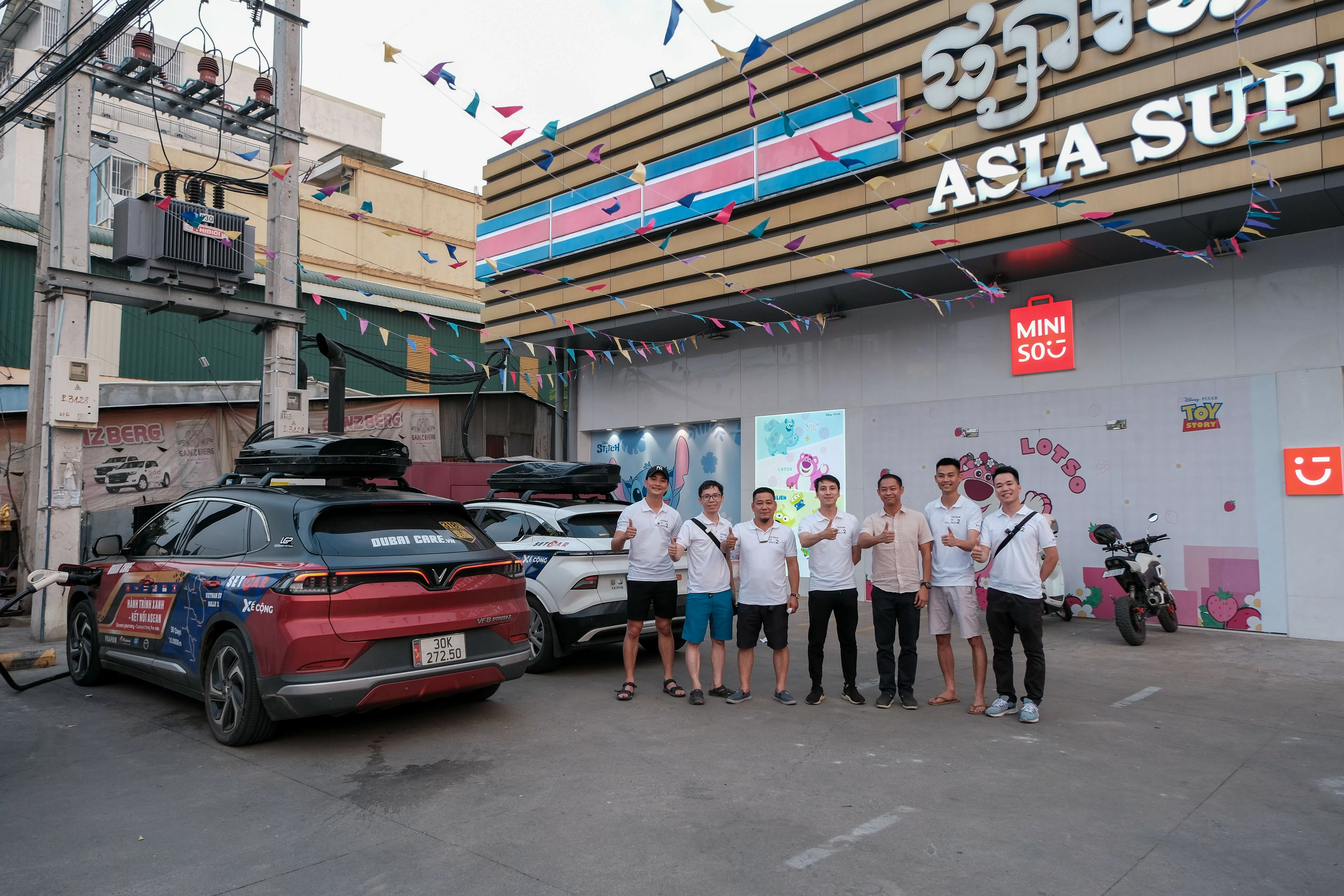 Đi khắp Đông Nam Á, một Youtuber chia sẻ gì về quê hương Việt Nam? Đi khắp Đông Nam Á, một Youtuber chia sẻ gì về quê hương Việt Nam?