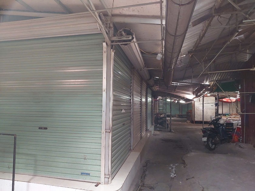 Nhiều kiot ở Ba Đồn đóng cửa.