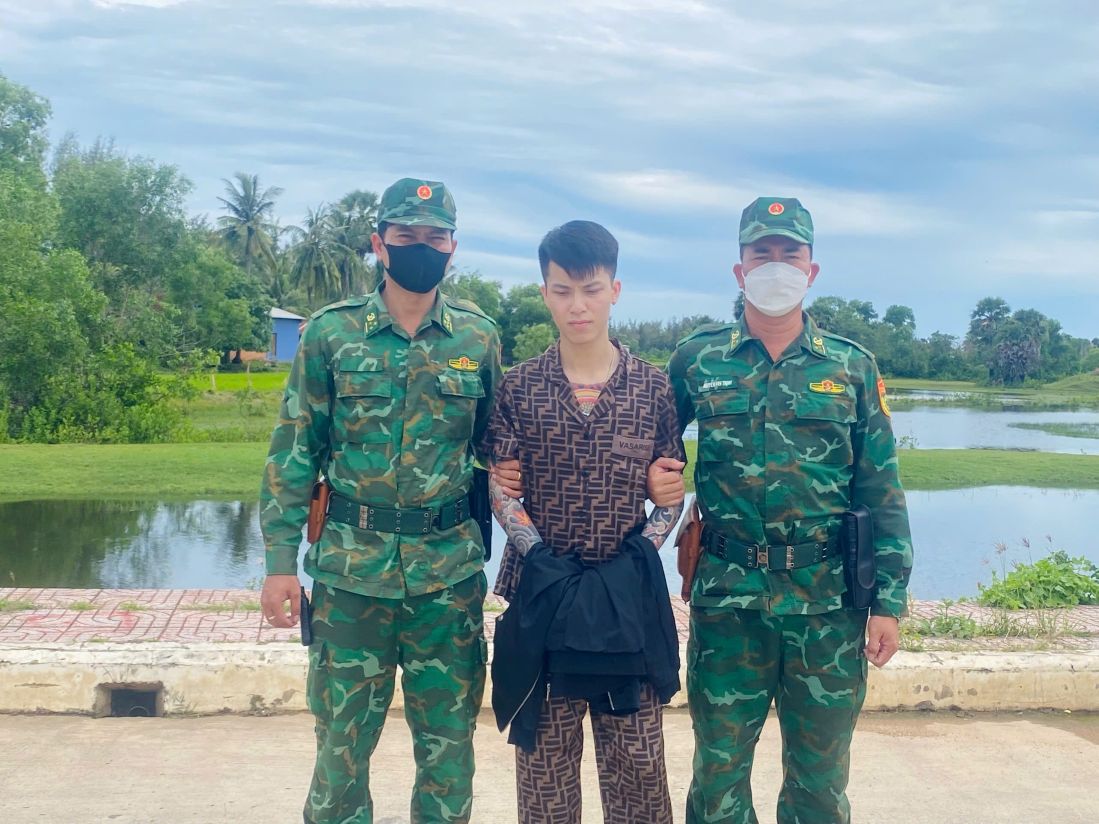 Đối tượng Nguyễn Văn Quang sau khi rà soát, xác định là đối tượng bị truy nã. Ảnh: La Nguyễn