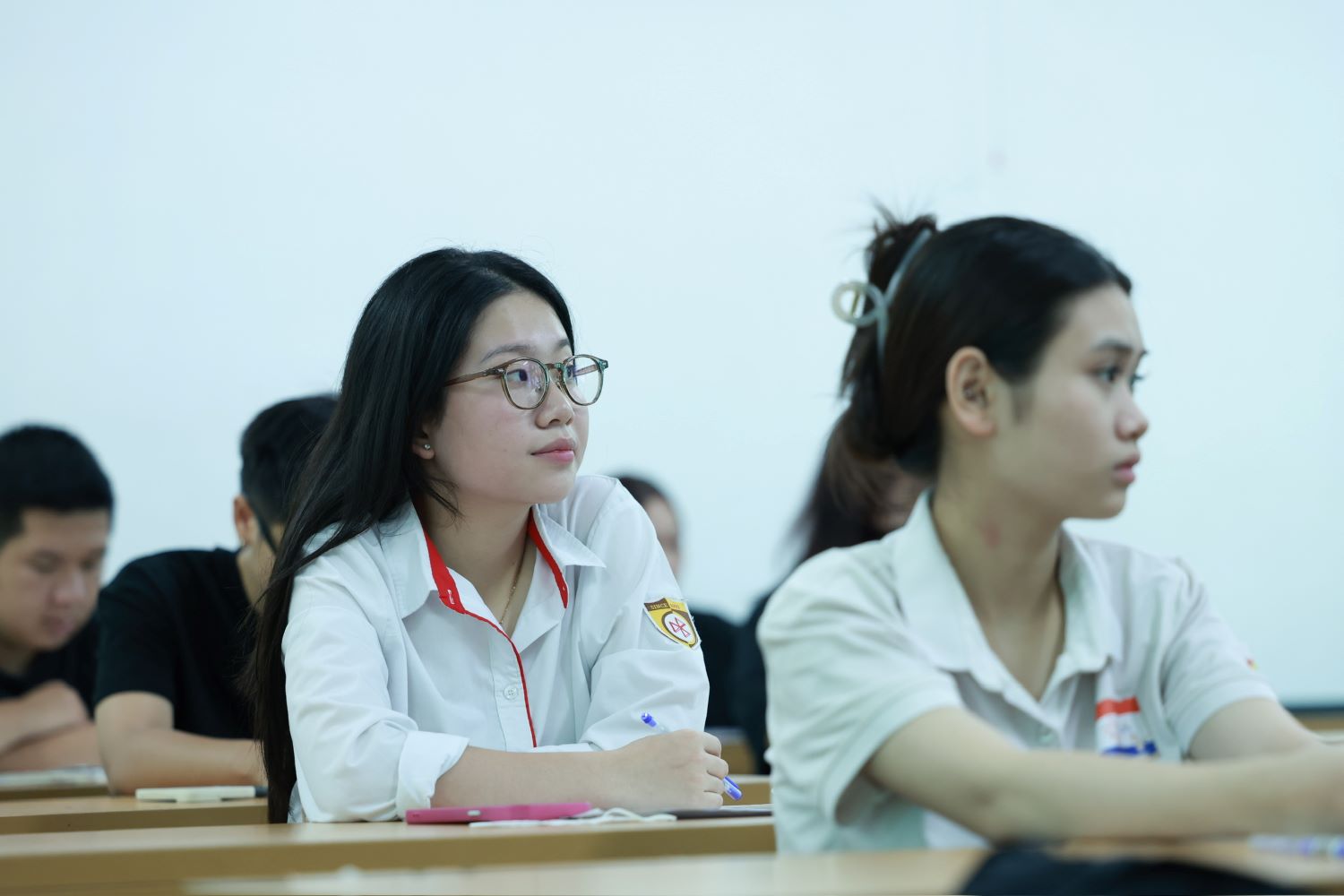 Học phí của các trường đại học hiện được nhiều học sinh, phụ huynh quan tâm. Ảnh: Vân Trang