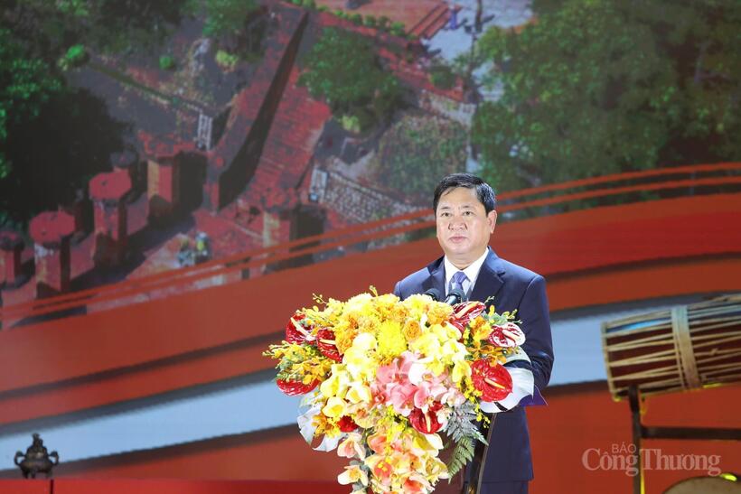 Ông Trần Quốc Nam, Chủ tịch UBND tỉnh Khánh Hòa phát biểu tại buổi lễ. Ảnh: Lê Sơn
