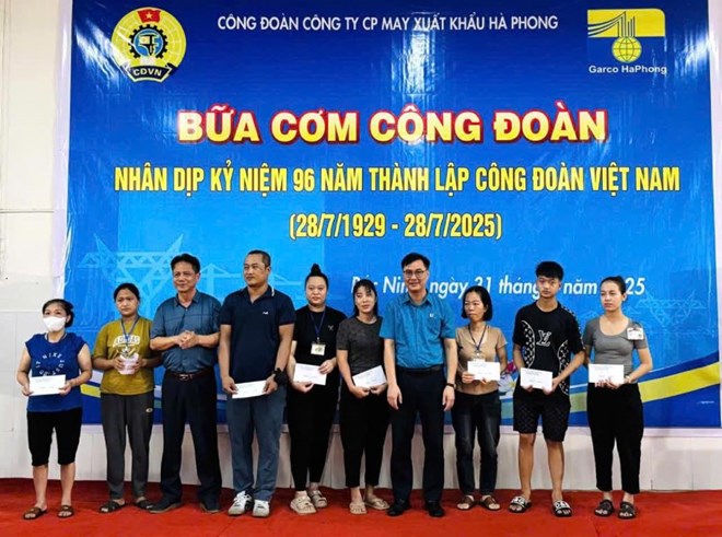 Bữa cơm công đoàn cho 7.500 đoàn viên, công nhân lao động