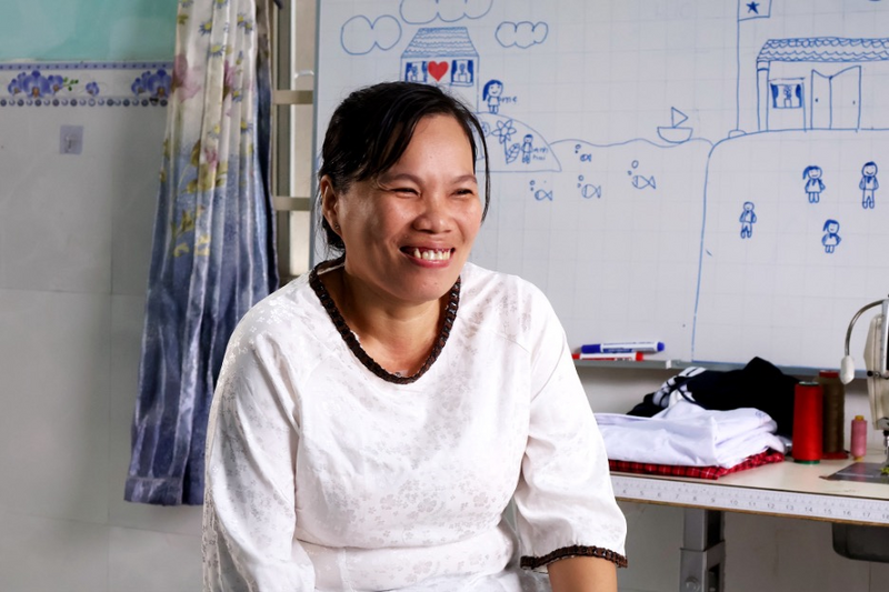 Chị Hồng Dung luôn cảm thấy an tâm khi có sự hỗ trợ của Home Credit