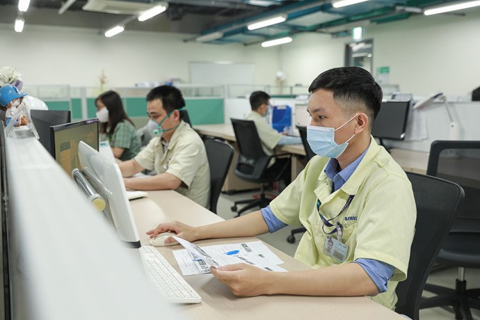 Đoàn viên thuộc Công đoàn cơ sở Công ty TNHH Samsung Electronics Việt Nam Thái Nguyên có nhiều sáng kiến khi tham gia Chương trình “1 triệu sáng kiến - nỗ lực vượt khó, sáng tạo, quyết tâm chiến thắng đại dịch COVID-19” mang lại giá trị làm lợi cao. Ảnh: Hà Anh