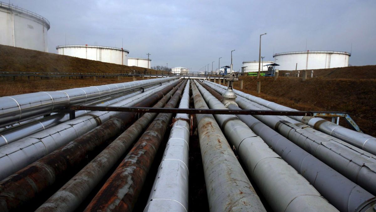 Một phần của đường ống dẫn dầu Druzhba ở Szazhalombatta, Hungary. Ảnh: TASS