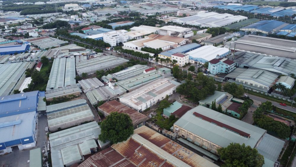 Khu vực Tân Uyên có nhiều khu công nghiệp, nhà máy và thu hút đông lao động. Ảnh: Đình Trọng