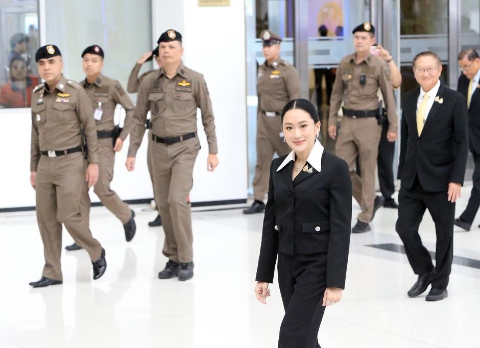 Bà Paetongtarn Shinawatra đến Tòa án Hiến pháp Thái Lan ngày 21.8.2025. Ảnh: Xinhua