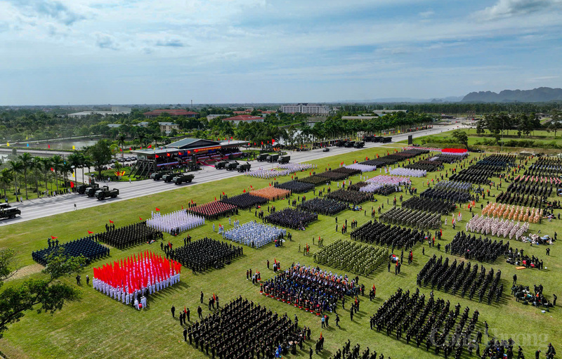 Buổi tổng hợp luyện chuẩn bị cho Lễ diễu binh, diễu hành Kỷ niệm 80 năm Cách mạng Tháng Tám (19/8/1945-19/8/2025) và Quốc khánh (2/9/1945 - 2/9/2025), diễn ra sáng 5/8.
