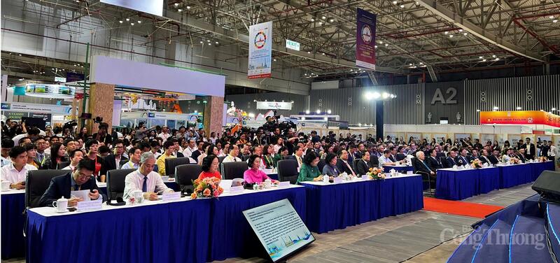 Chuỗi sự kiện kết nối chuỗi cung ứng hàng hóa quốc tế Vietnam International Sourcing (VIS 2025) & Diễn đàn xuất khẩu TP. Hồ Chí Minh kết hợp với Hội chợ Du lịch Quốc tế TP. Hồ Chí Minh 2025 (ITE HCMC 2025) đã chính thức khai mạc.