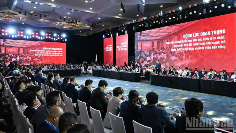 Quang cảnh Diễn đàn Kinh tế tư nhân Việt Nam 2025. (Ảnh: Nhân Dân)