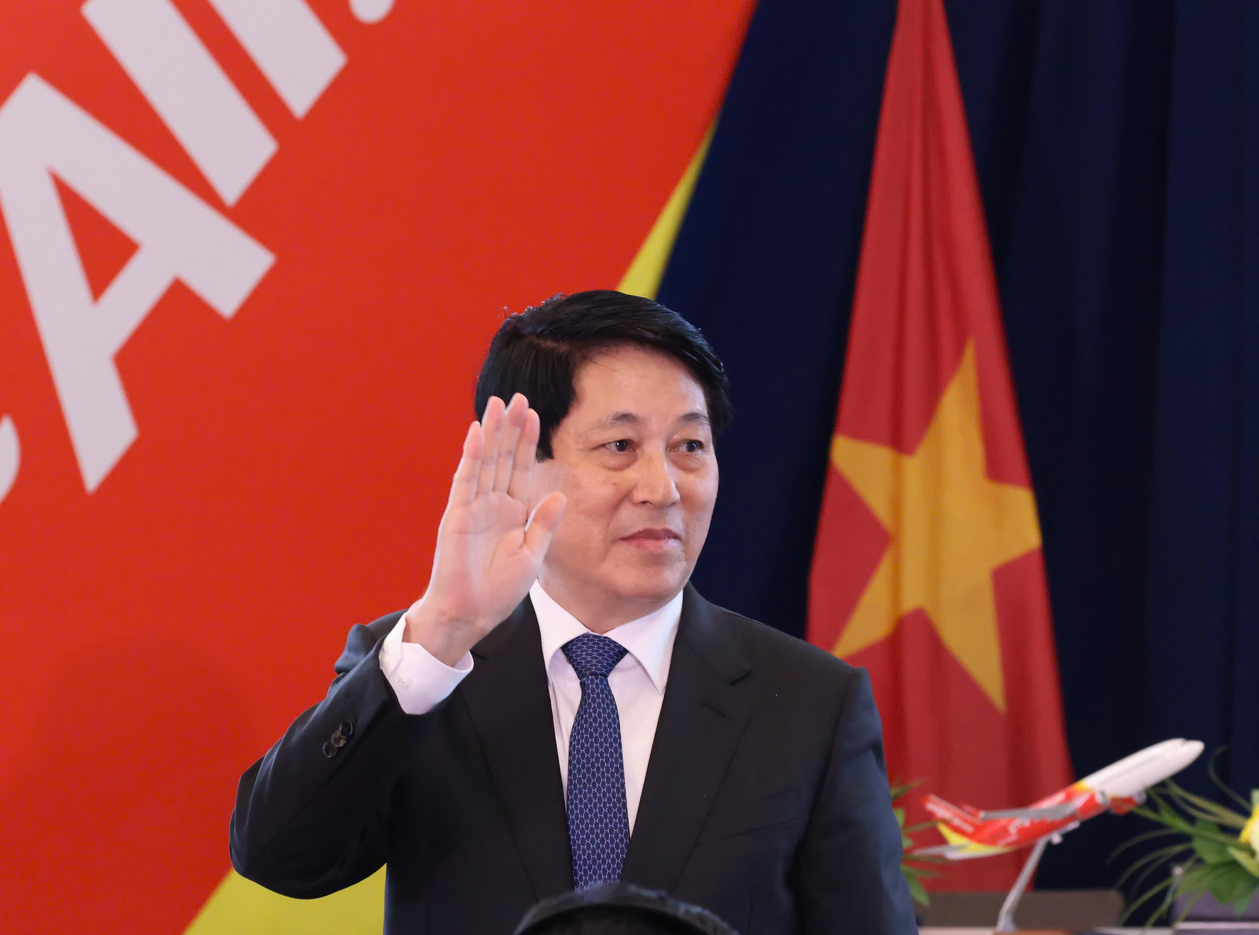 Chủ tịch nước Lương Cường tham dự sự kiện Vietjet chính thức nhận bàn giao tàu bay Boeing 737-8 đầu tiên trong đơn đặt hàng 200 chiếc trị giá 32 tỷ USD với Boeing. Ảnh: Lâm Khánh