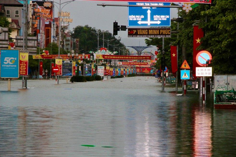 Mưa lớn gây ngập lụt diện rộng tại Thái Nguyên. Ảnh: Việt Bắc