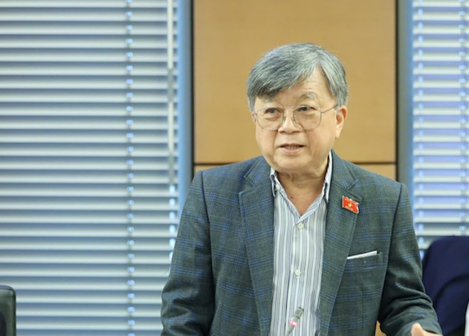 Cấm thuốc lá điện tử - còn đó những nghịch lý