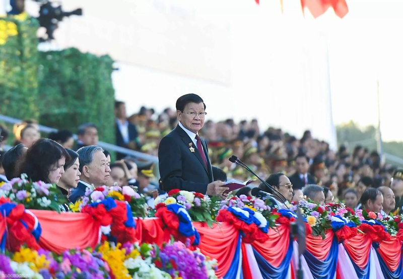 Tổng Bí thư, Chủ tịch nước Thongloun Sisoulith đọc diễn văn tại Lễ kỷ niệm. Ảnh: Nguyễn Hồng