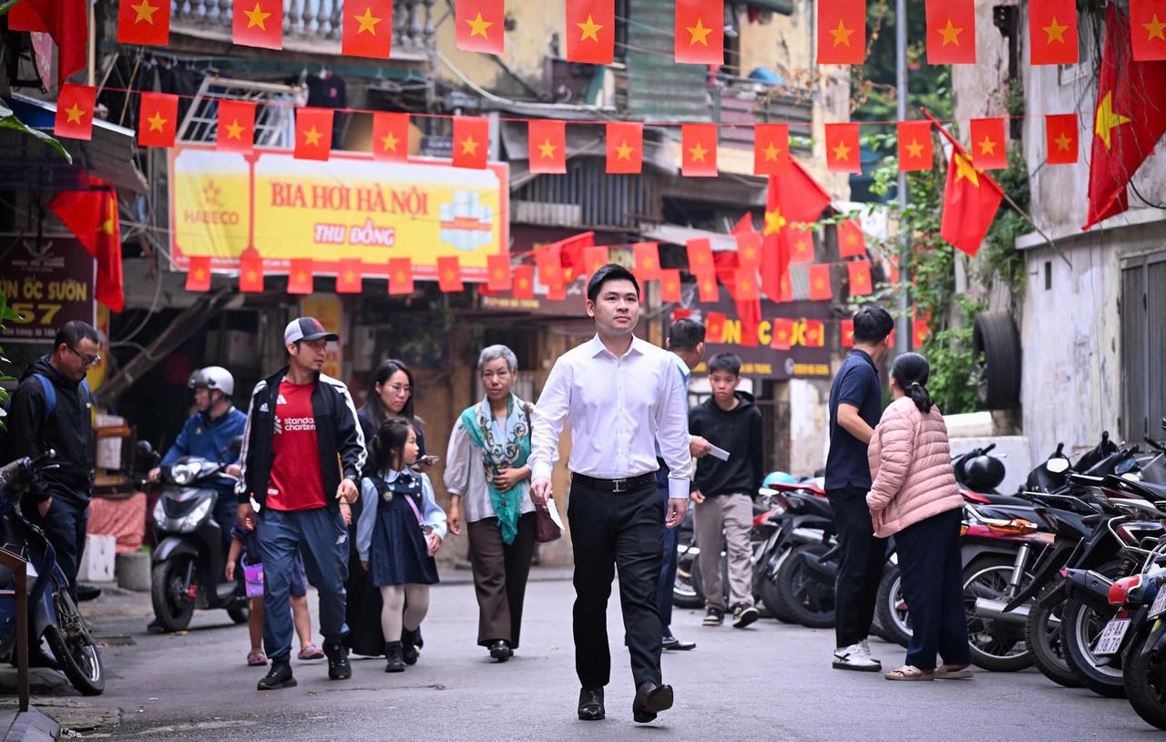 Doanh nhân trẻ Đỗ Vinh Quang tham gia bỏ phiếu trong Ngày hội toàn dân đi bầu cử