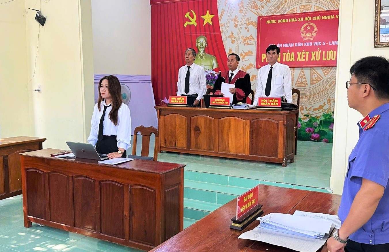 Hội đồng xét xử tuyên án 2 bị cáo. Ảnh: Toàn án cung cấp