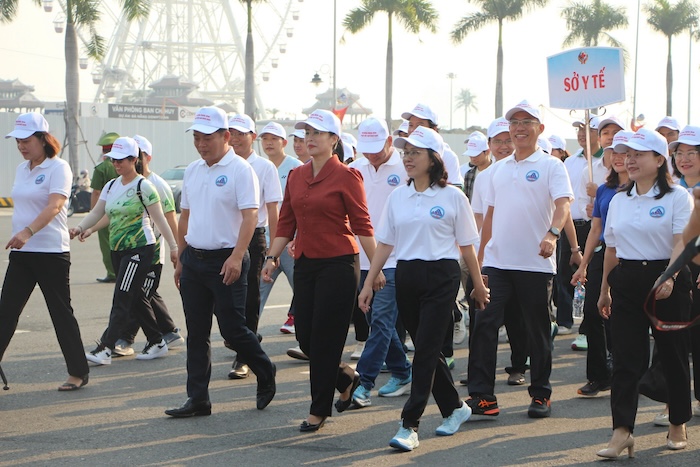 Hơn 1.400 người tham gia Lễ Mít-tinh Ngày Sức khỏe toàn dân 2026. Ảnh: Nguyễn Linh