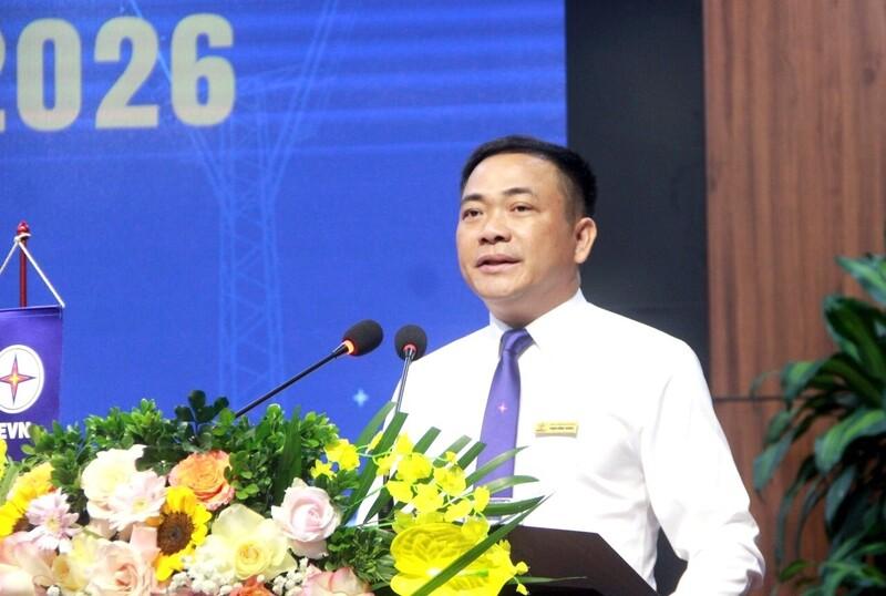 Ông Phạm Công Thành, Giám đốc Công ty Điện lực Nghệ An phát biểu tại hội nghị. Ảnh: Mai Liễu