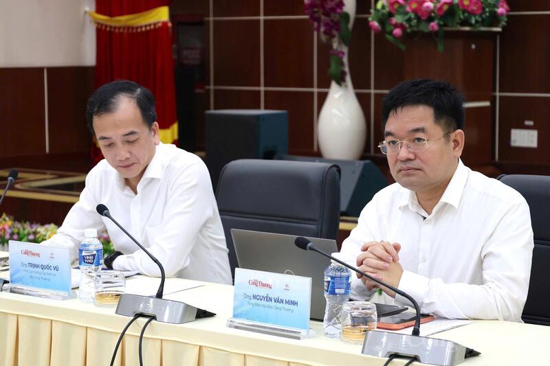 Đại diện Báo Công Thương và Cục Điện lực (Bộ Công Thương) trao đổi về các giải pháp cấp thiết nhằm đảm bảo cung ứng điện giai đoạn 2026 - 2030.