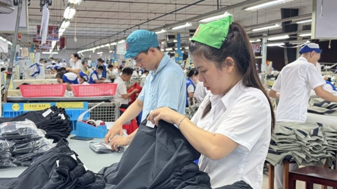 Biểu dương gia đình đoàn viên tiêu biểu, lan tỏa giá trị tốt đẹp trong lao động