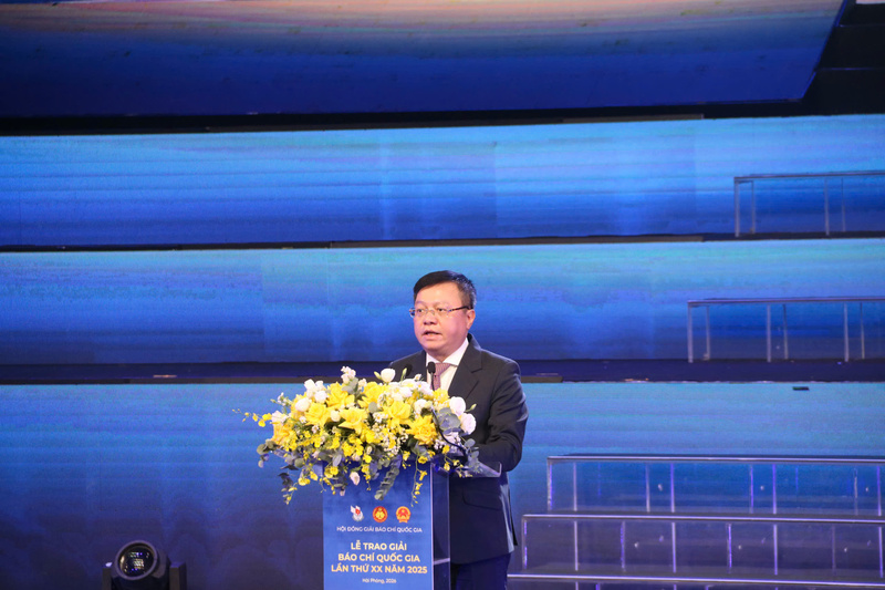 Đồng chí Lê Quốc Minh, Uỷ viên Trung ương Đảng, Phó Trưởng Ban Tuyên giáo và Dân vận Trung ương, Chủ tịch Hội Nhà báo Việt Nam, Tổng Biên tập Báo Nhân Dân phát biểu. Ảnh: ANHP